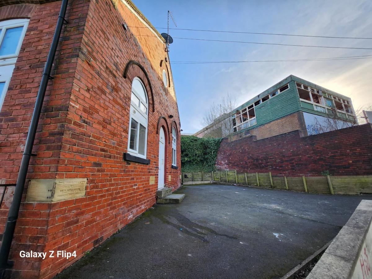 Entire Flat, Bright & Open With Own Entrance Leeds (West Yorkshire) Exterior photo