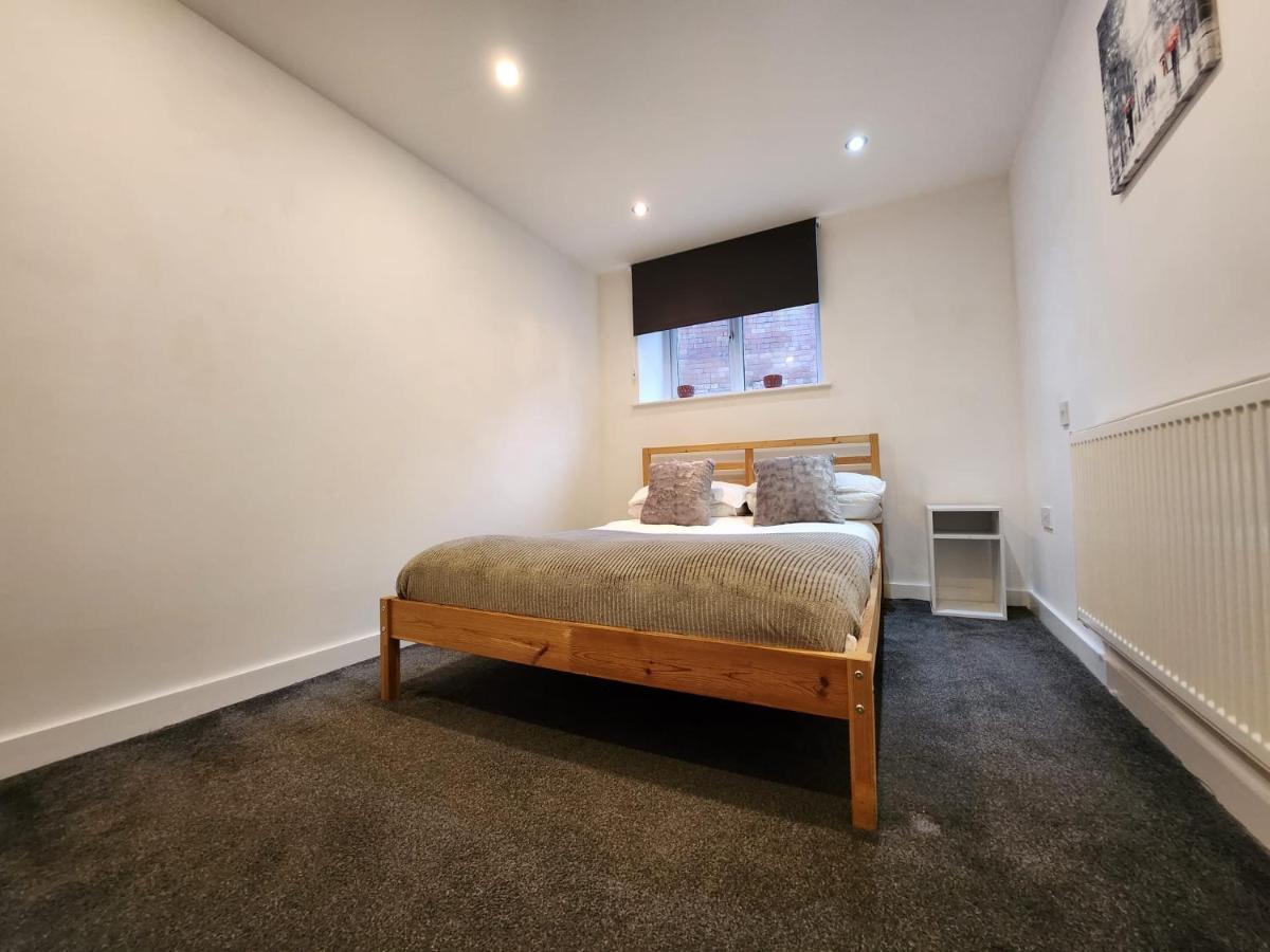 Entire Flat, Bright & Open With Own Entrance Leeds (West Yorkshire) Exterior photo